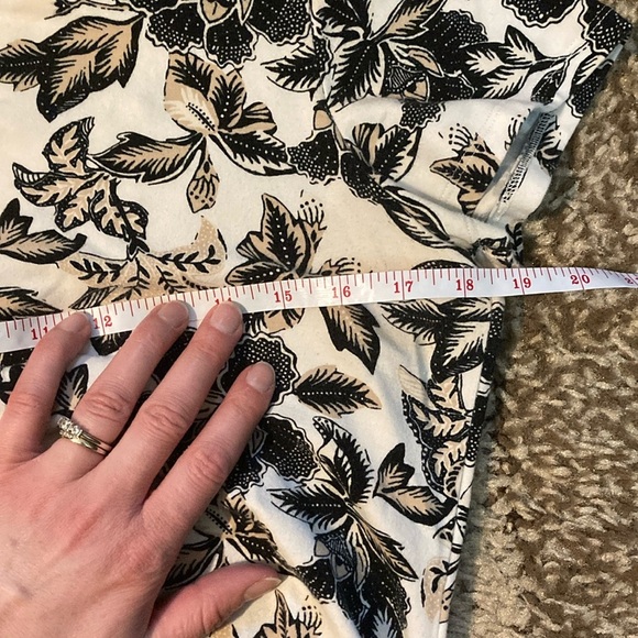 Old Navy Maternity Black and White Sheath Midi Dress Short Sleeve - Picture 9 of 12